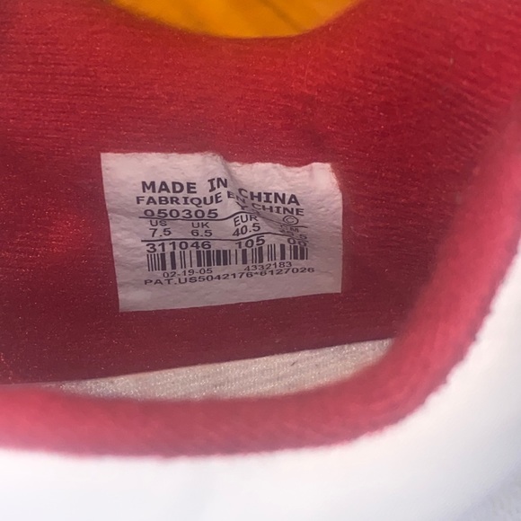 Retro Jordan 4s - Picture 4 of 16